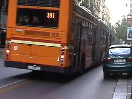 Autobus, interviste ai passeggeri su spostamenti e biglietti
