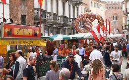 Due passi in... Europa
Folla e sapori al mercatino