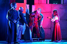 Le foto del musical messo in scena dalla Compagnia Vecchio Borgo al Comunale di Casalmaggiore
