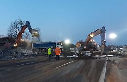 Abbattuto il ponte della strage