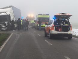 Chiavenna Landi, scontro frontale auto-camion: tre feriti