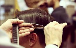Taglia i capelli in barba ai divieti