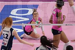 Volley, sconfitta e rimpianti: al PalaRadi Vbc ko con Chieri