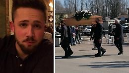 Lacrime e ricordi:  l'ultimo saluto al 28enne Daniele