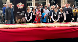 Il maxi Panino al Salame batte ogni fame da record