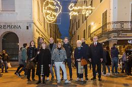 La città s'illumina nel nome di Tognazzi ed è già Natale