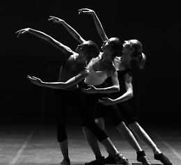 Esibizione delle scuole: Infinity dance, Danza d'arte e Specchio riflesso danza