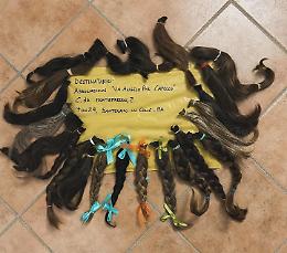 'Un Angelo per Capello': parrucche donate ai pazienti oncologici