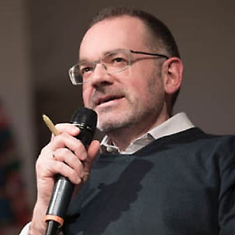 Caffè filosofico con don Paolo Scquizzato: "Fiammiferi nella notte"