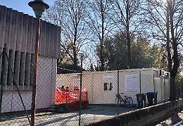 Utenti arrabbiati: «Code e zero  contanti»