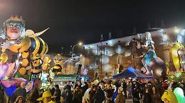 Carnevale, la sfilata serale salta a causa maltempo