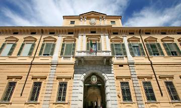 Condannato per contraffazione un ambulante di Castelleone: 1 anno e 3 mesi