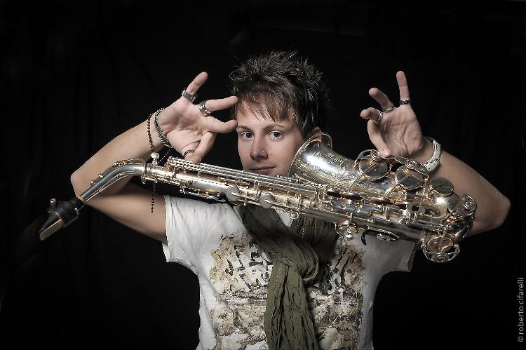 Domenica concerto di Cigalini al teatro Sociale