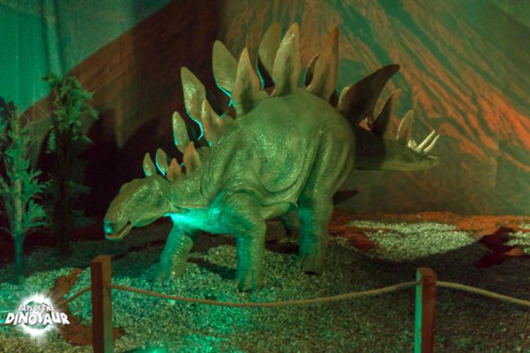 'Days of the Dinosaur', in mostra all’ex scalo Farini  di Milano