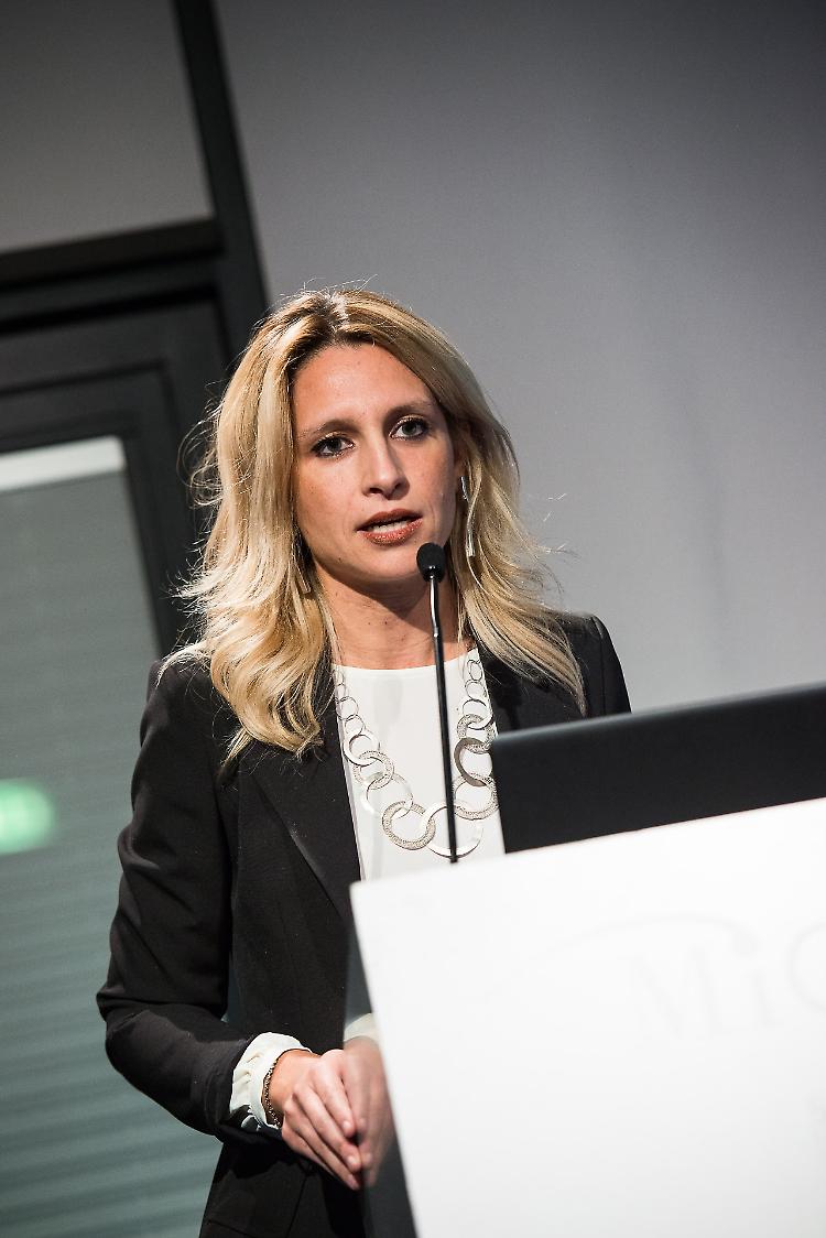 Guendalina Graffigna presenta il suo libro «Esitanti»