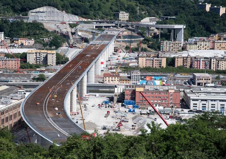 'Non nominate i nostri cari all'inaugurazione del ponte'