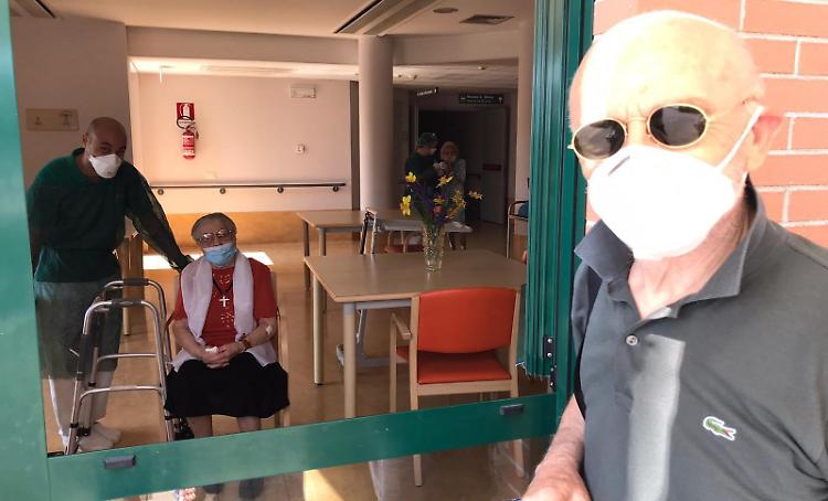 Cremona Solidale, Natale alla finestra dei nonni