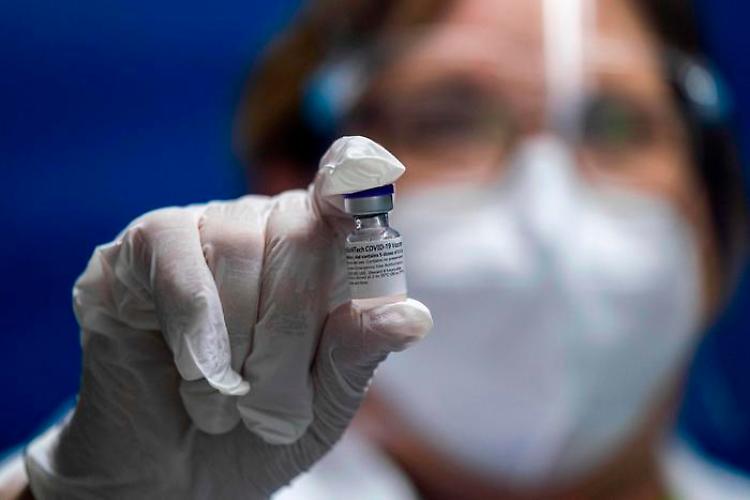 Ecco il Piano Vaccini, alla Lombardia quasi 305 mila dosi