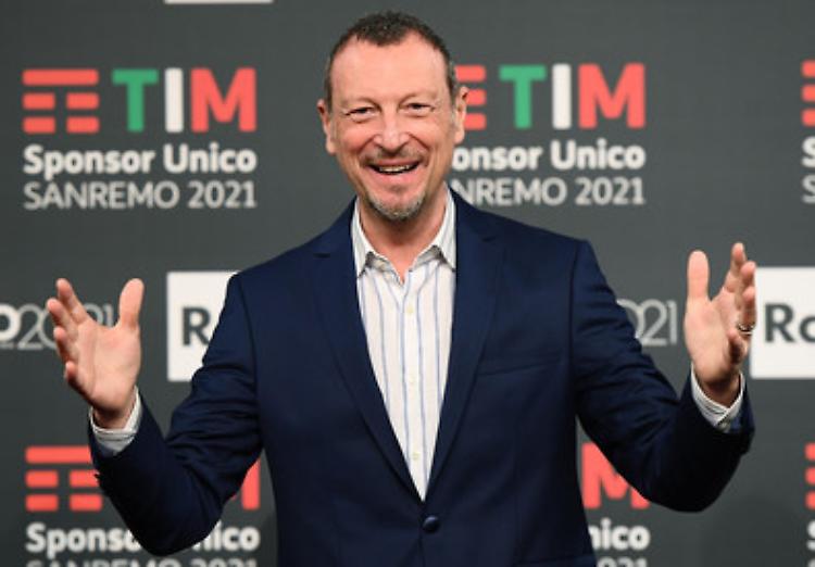 Sanremo, stasera la finale. 'L'Amadeus ter non ci sarà'