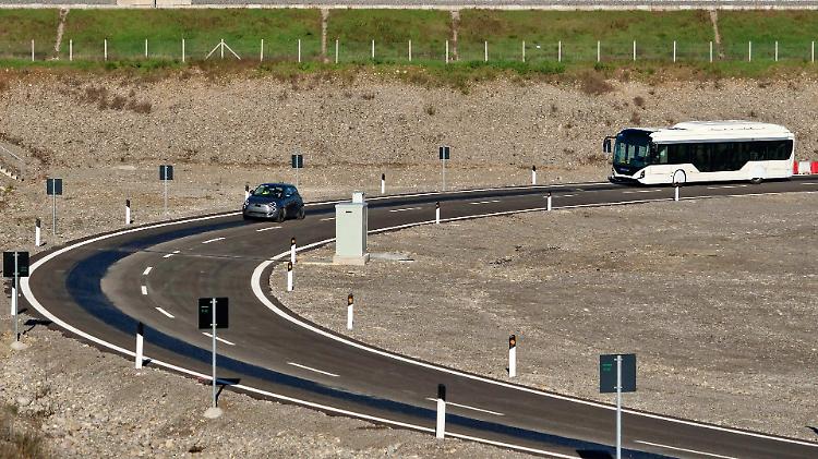 L'auto si ricarica mentre viaggia: l'asfalto elettrico della Brebemi è realtà