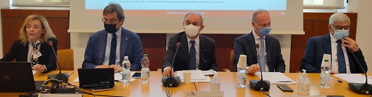 L'industria tiene, ma Buzzella avverte: «Vietato illudersi»