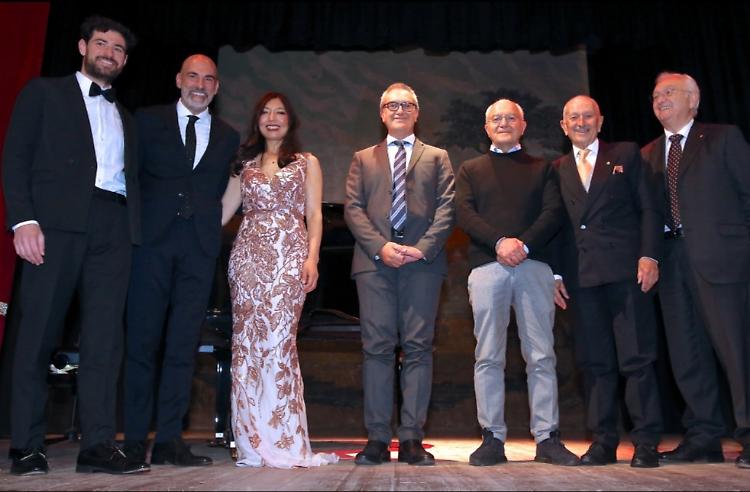 La lirica diventa solidarietà: arie per lo «Zaino sospeso»