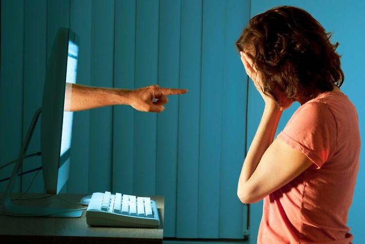 «Senza rete»: docufilm sulle pieghe oscure del cyberbullismo 