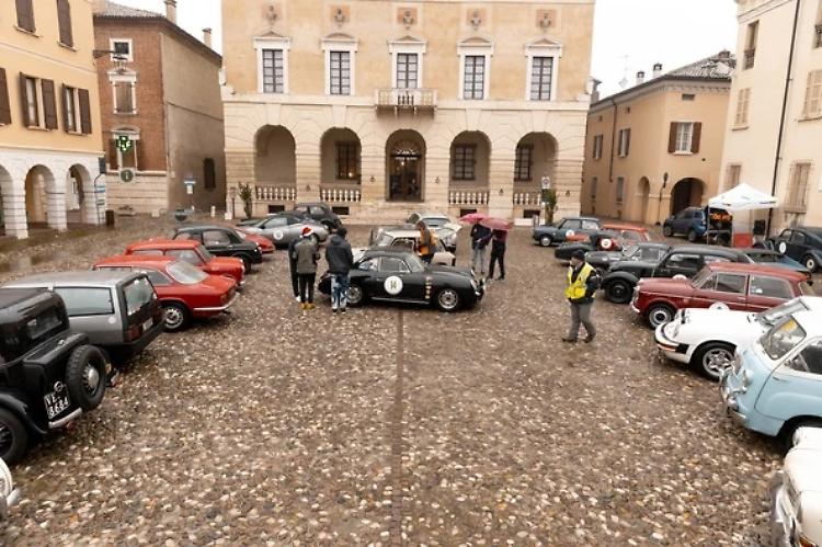 “Alla scoperta della Piccola Atene”: raduno di veicoli storici