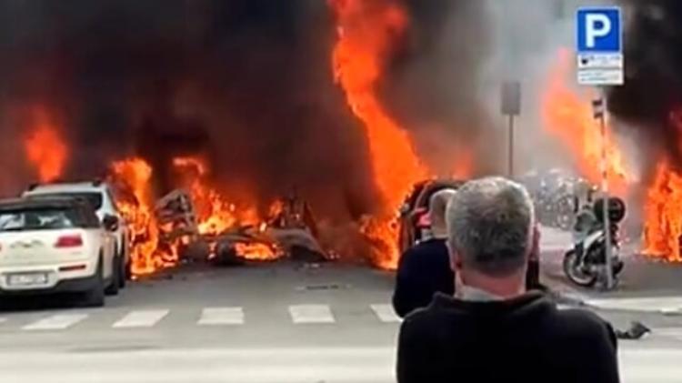 Esplosione e incendio in centro a Milano
