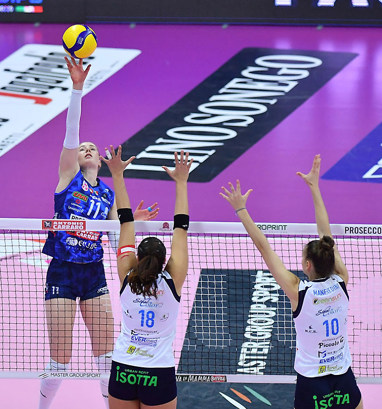 Volley. La Vbc se la gioca, ma esce a mani vuote con Conegliano