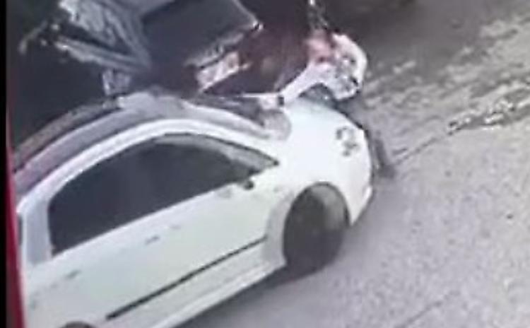 Tabaccaio raggirato e investito con l'auto, identificata la truffatrice