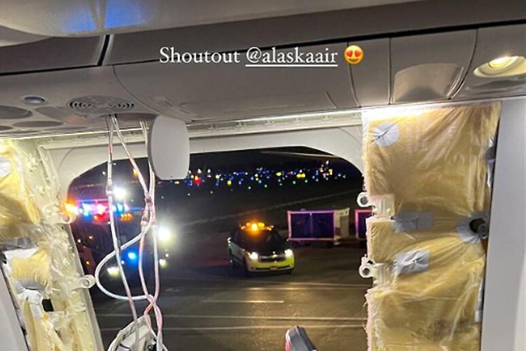Scoppia il portellone di emergenza, Alaska Airlines ferma tutti i Boeing 737-9 