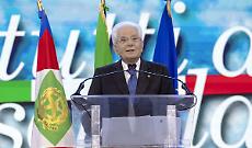 Mattarella "Social possono essere armi, bullismo va contrastato"