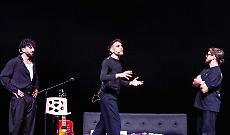 Salotto virtuale, ma la comicit&agrave; &egrave; reale