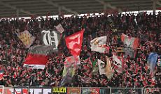 Fumogeni e rissa durante Cremonese-Milan, due Daspo