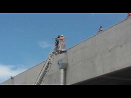 VIDEO I soccorsi all'operaio colto da malore