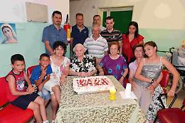 Nonna Teresa spegne 102 candeline