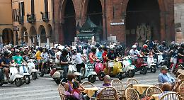 Vespe e lambrette, raduno in città