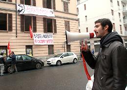 Una casa per tutti gli abusivi della palazzina di via Platina