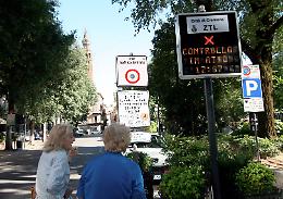 Si allarga l'isola pedonale