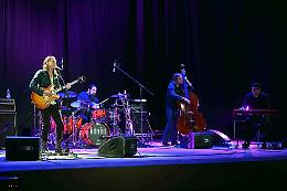 A Casalmaggiore le alchimie blues di Robben Ford