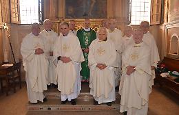 Il 50° di sacerdozio del vescovo con i sacerdoti classe 1964