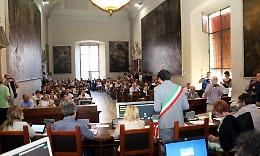 Comune: 'Rinunciamo al budget'
Ma non tutti i consiglieri dicono sì