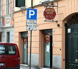 Schiamazzi per le brioches, esposto contro la pasticceria