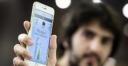 Ore e ore di coda per il nuovo iPhone, lancio di uova sui clienti 