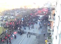 Cremona. Il corteo mentre sfila in via Mantova
