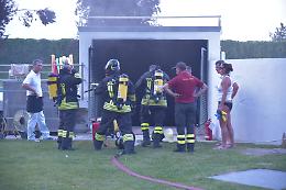 Il cloro si incendia nel deposito, paura alla Canottieri Eridanea