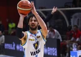 Vitali, il re non ha abdicato. "Mi opero e torno subito"