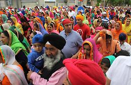 La 'festa di primavera' Sikh invade il centro città