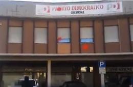 L'attacco degli autonomi del Dordoni alle sedi del Pd e della Lega Nord